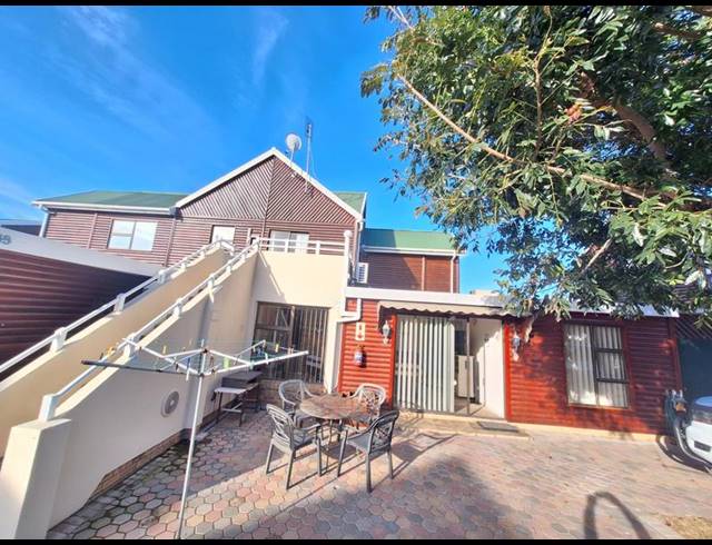 3 BEDROOM TOWNHOUSE FOR SALE IN HARTENBOS HEUWELS
